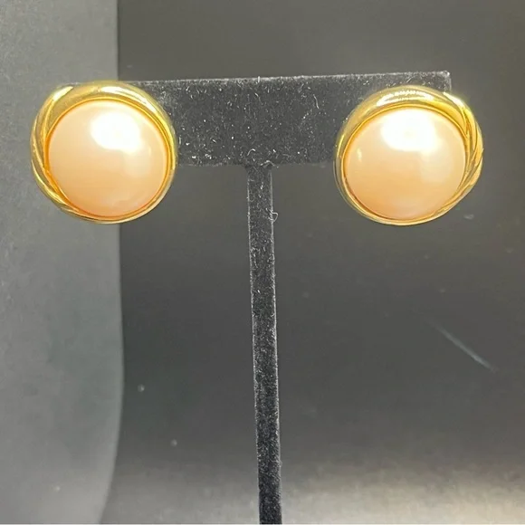 Marvella Faux Pearl Cabochon Style Clip On Earrings Gold Tone Chunky Vintage - Picture 3 of 9